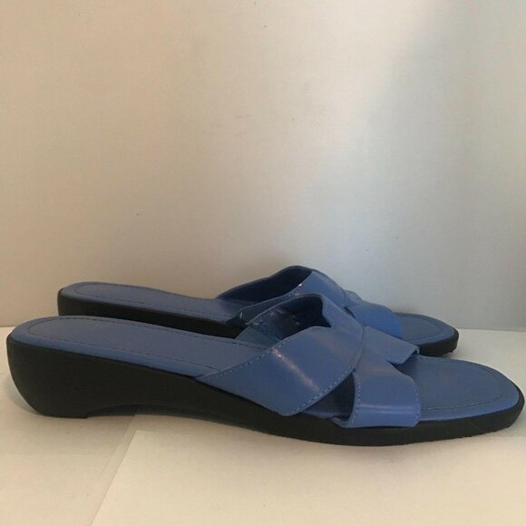 Womens Light Blue Periwinkle Leather Slip-On Slides Sandals Size 10 - Picture 3 of 6